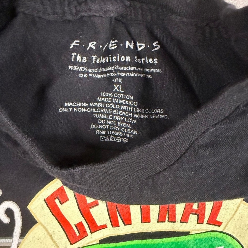 Friends TV Series Central Perk Graphic T-Shirt Black XL 100% Cotton Short Sleeve - Picture 3 of 5